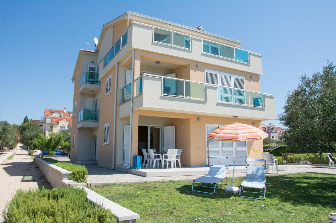 Apartments Citrine On The Beach Биоград-на-Мору Экстерьер фото