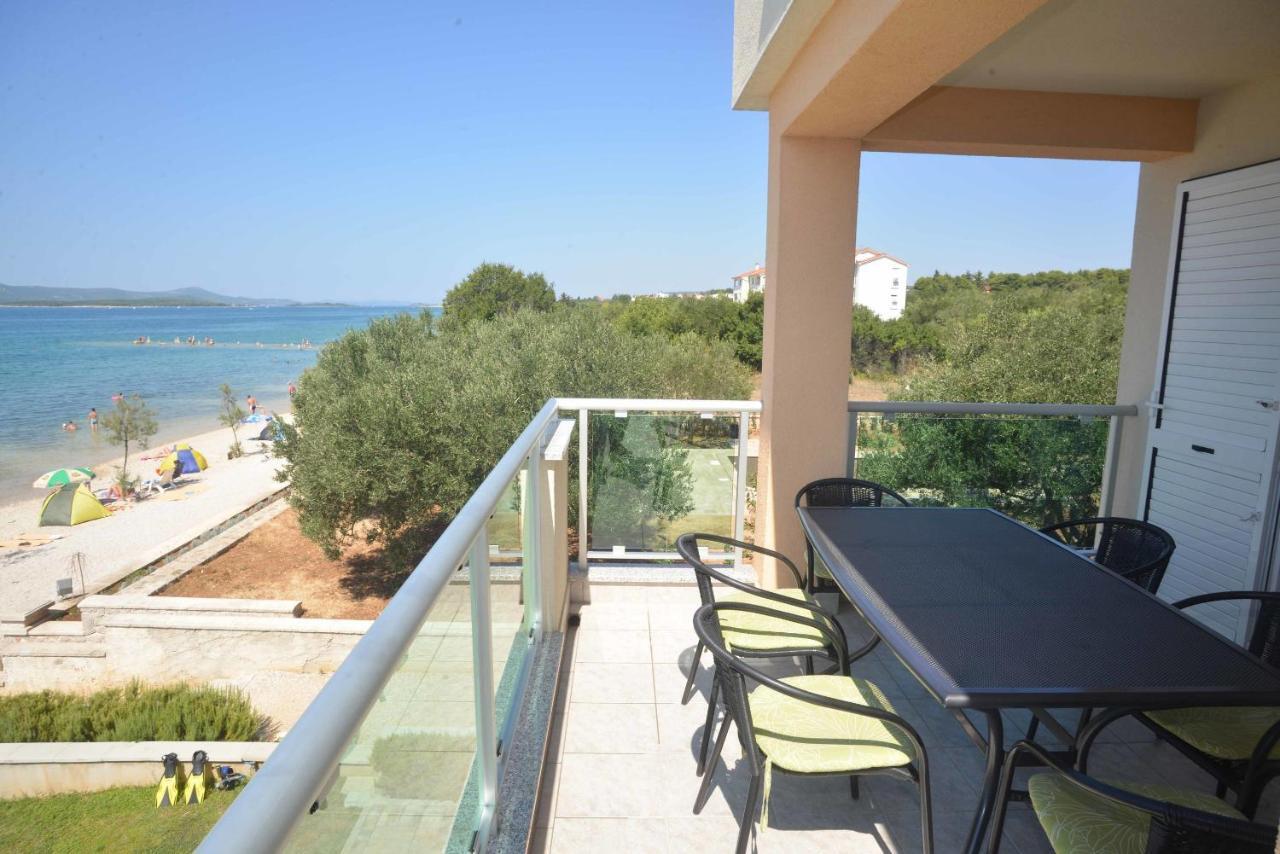 Apartments Citrine On The Beach Биоград-на-Мору Экстерьер фото